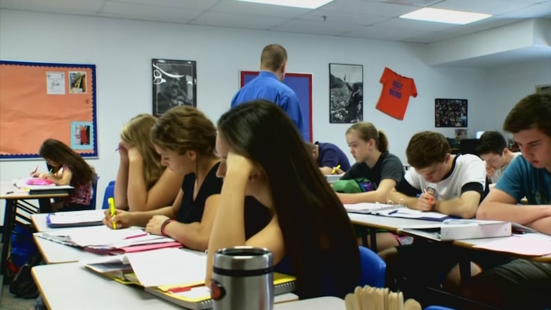 A Missouri school district is recruiting Arizona teachers.