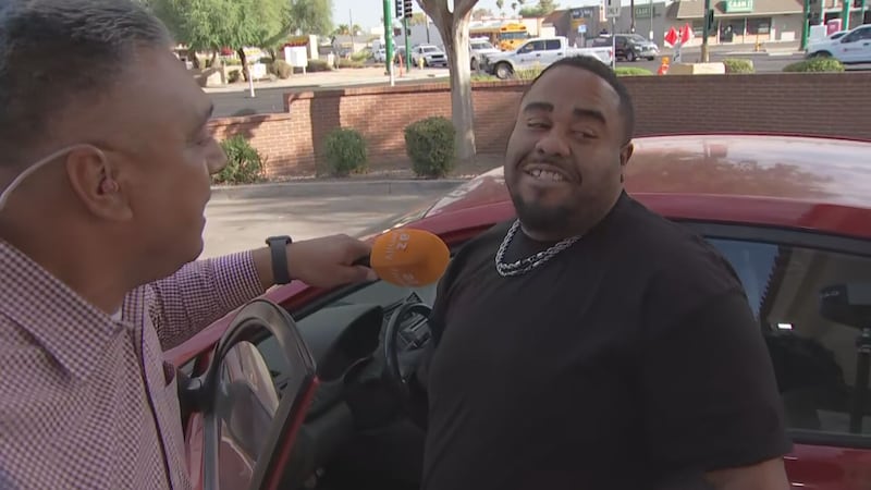 Gibby went out to a Valley Fry's gas station for another round of fuel giveaways!