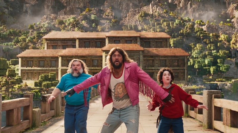 (L-R) JACK BLACK as Steve, JASON MOMOA as Garrett and SEBASTIAN HANSEN as Henry in Warner...