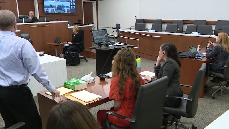 Lori Vallow Daybell appears in a Maricopa County courtroom
