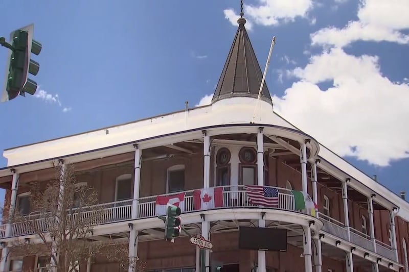 Photo of the Weatherford Hotel in Flagstaff, Arizona.