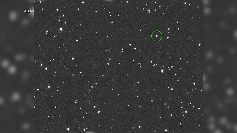 Scientists track an asteroid that has a chance of hitting the Earth. (Souce: CNN, NASA, ESA,...