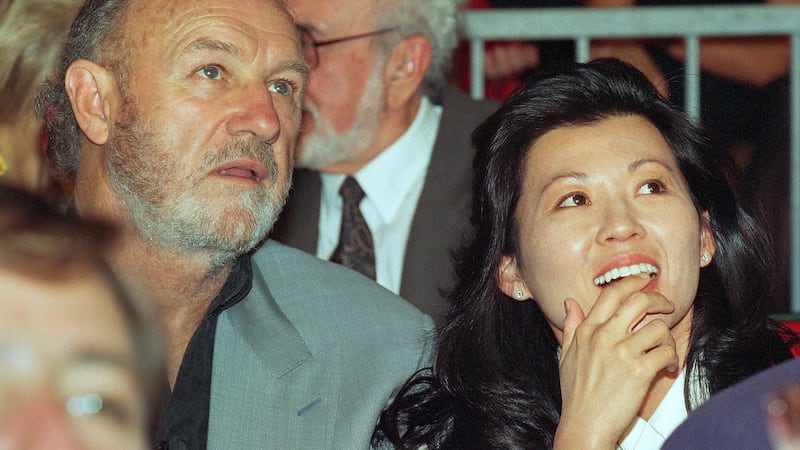 FILE - Actor Gene Hackman with wife Betsy Arakawa in June 1993.